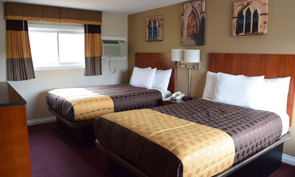 Arnprior Hotel | Knights Inn Arnprior