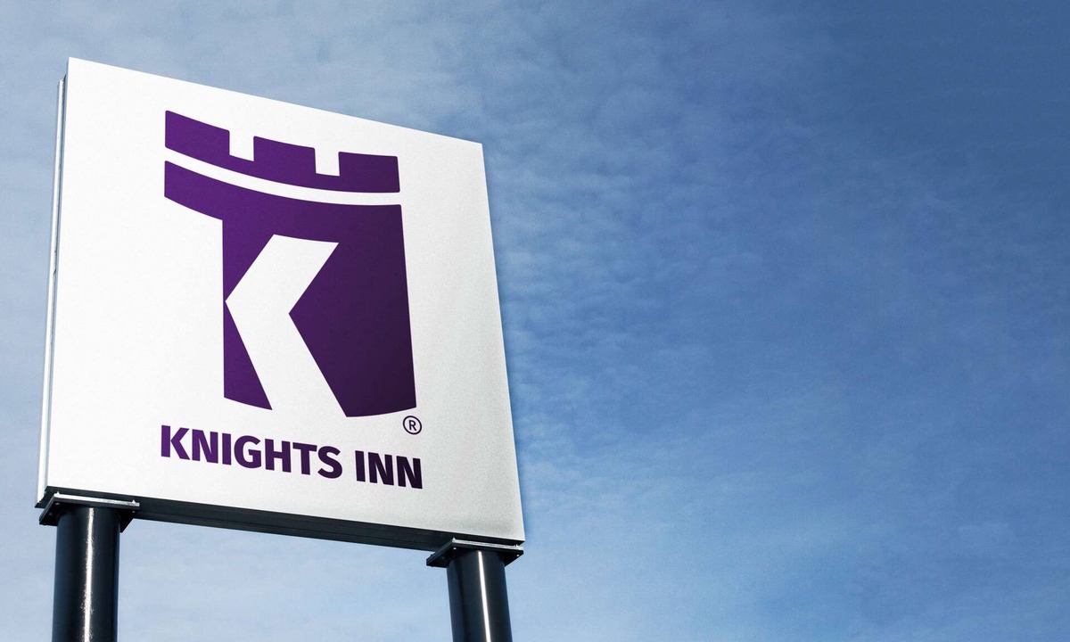 Laurentian Valley Hotel | Knights Inn Colonial Fireside Inn