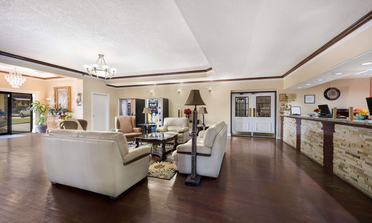 College Station Hotel | Knights Inn College Station