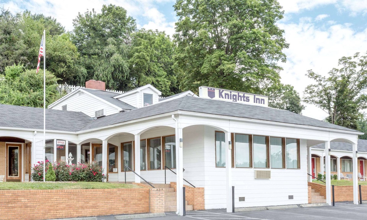Galax Hotel | Knights Inn Galax
