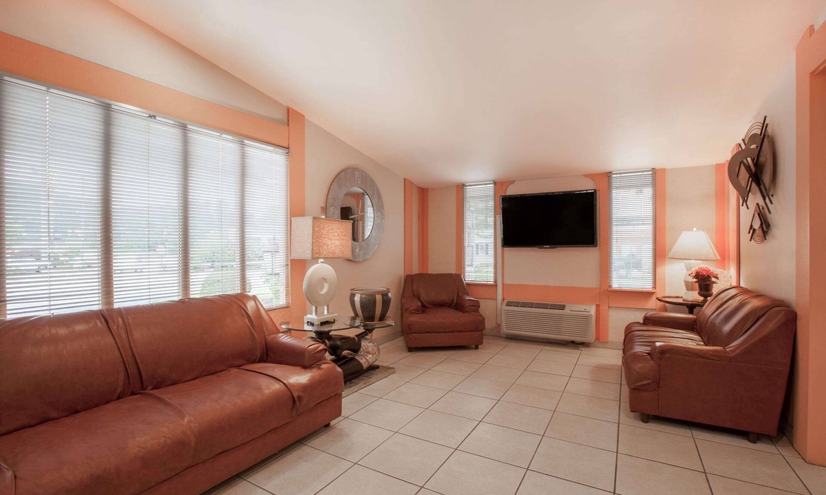 South Greensburg Hotel | Knights Inn Greensburg