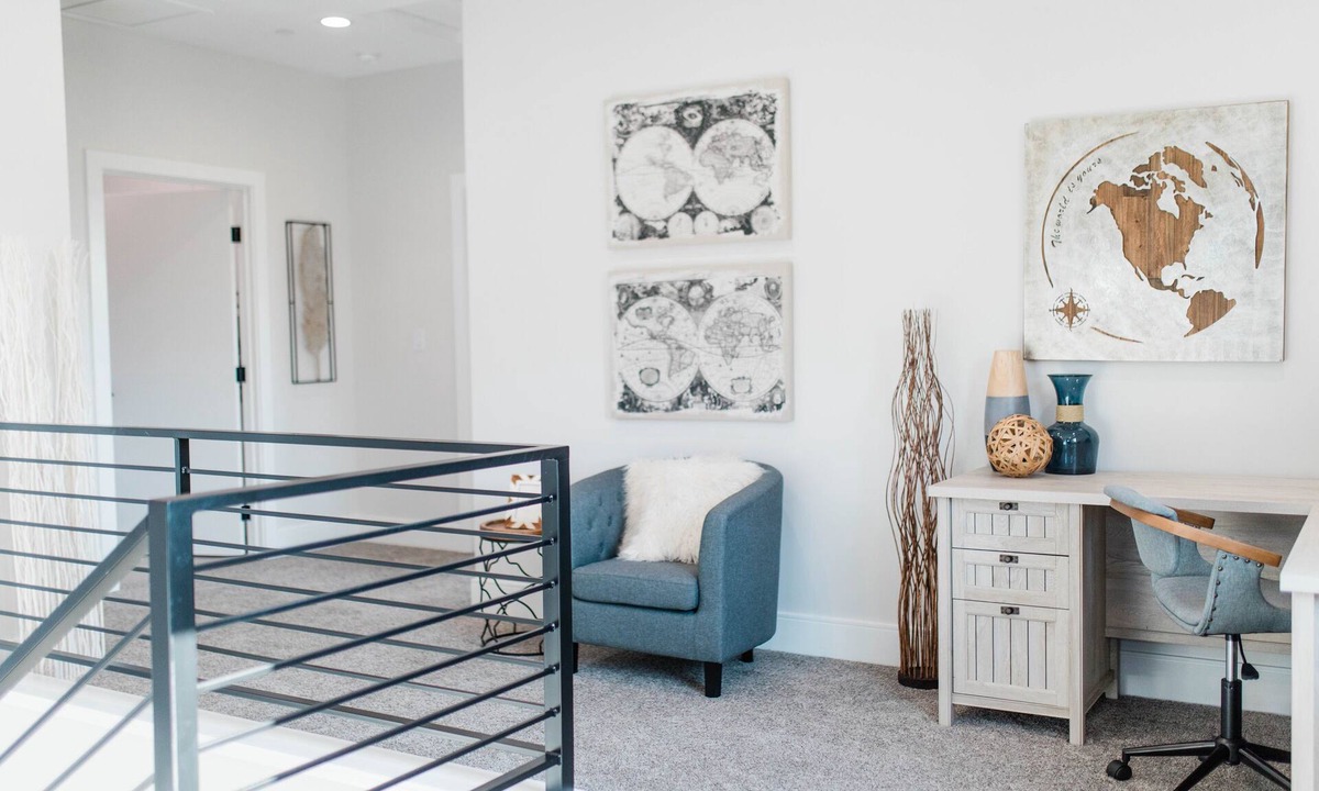 Gilbert House | Knockout home in downtown Gilbert, with Jacuzzi