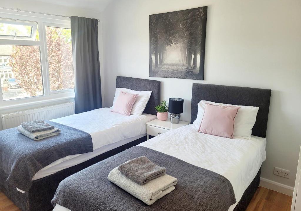 Alexandra House | Knollmead House