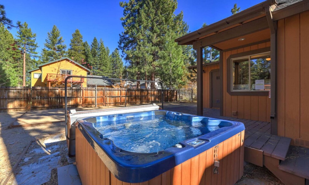 Bijou Park Acres House | Knotty by Nature - Hot Tub, Pets & Fun - Oh my!