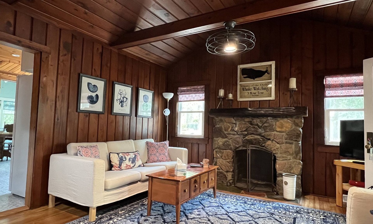 Cedarcroft House | Knotty Pine by the Shoreline