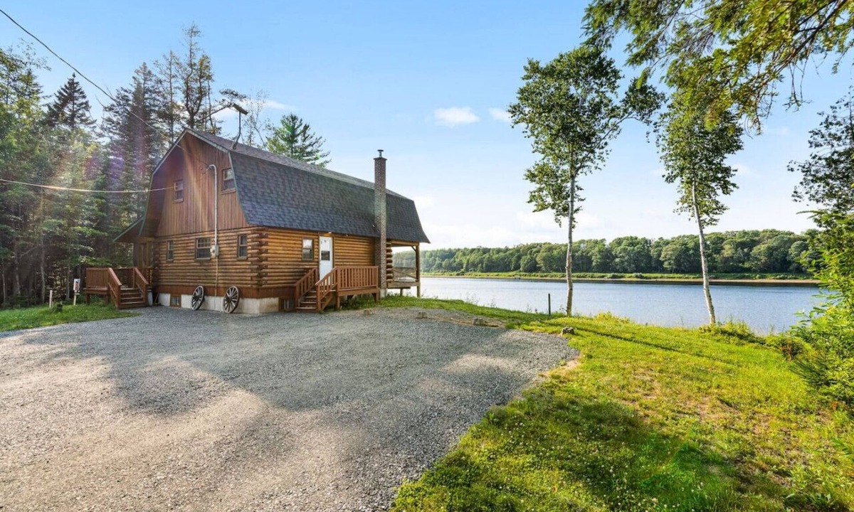 Chelmsford Cabin | Knotty Pines 4 Bedroom with Waterfront Views