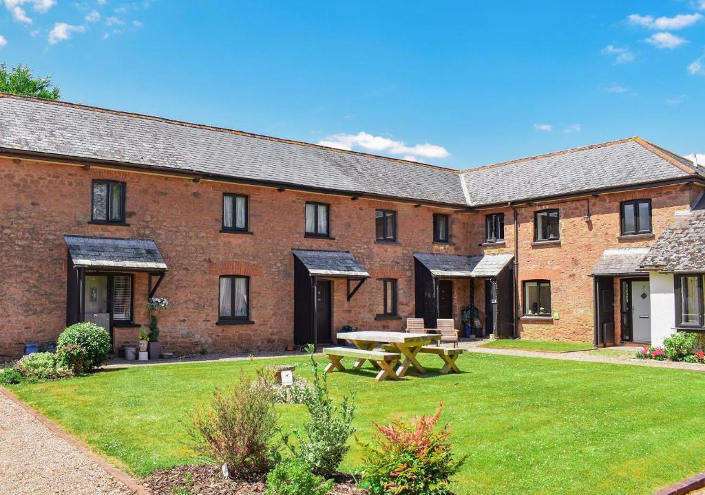 Bicton House | Knowle Cottage