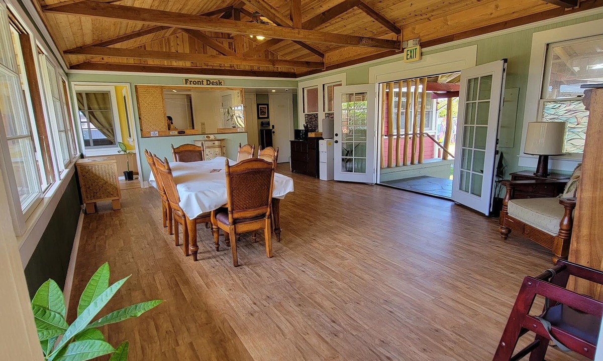 Hawi Hotel | Kohala Village Inn