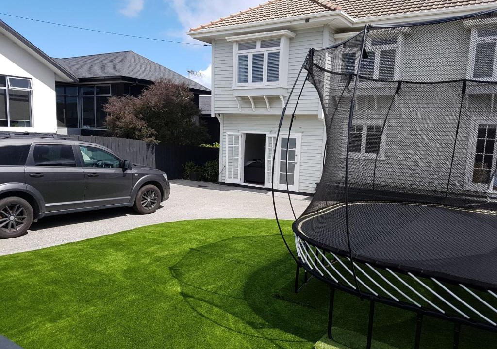 Kohimarama Apartment | Kohimarama Spacious 2 Bedroom Apartment