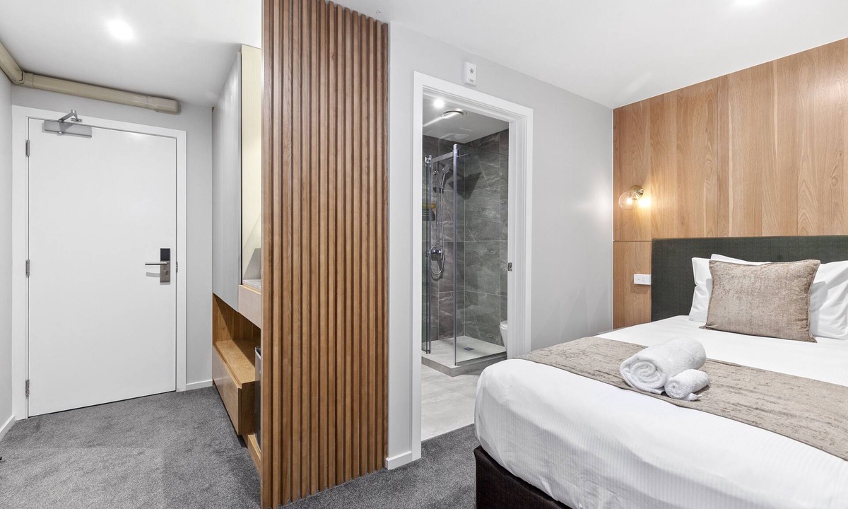 Papatoetoe Hotel | Kolmar Inn