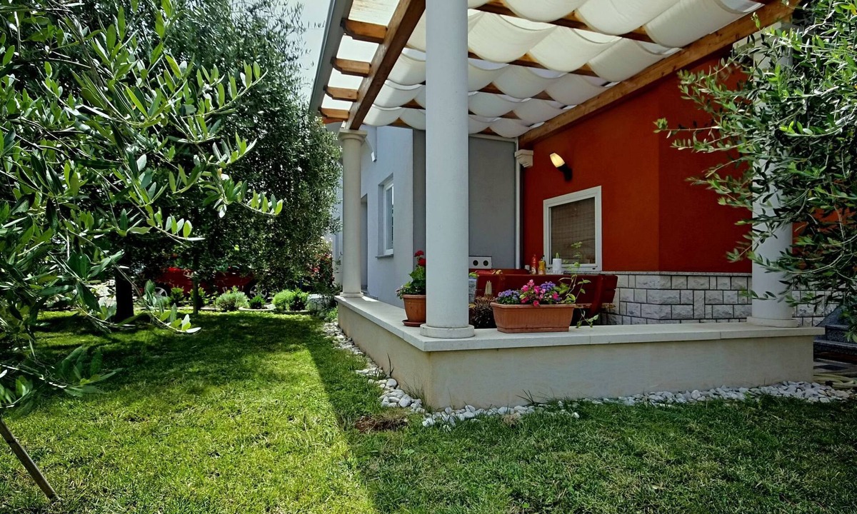 Murine Apartment | Komfortable Wohnung Bozica 2 Umag by Interhome