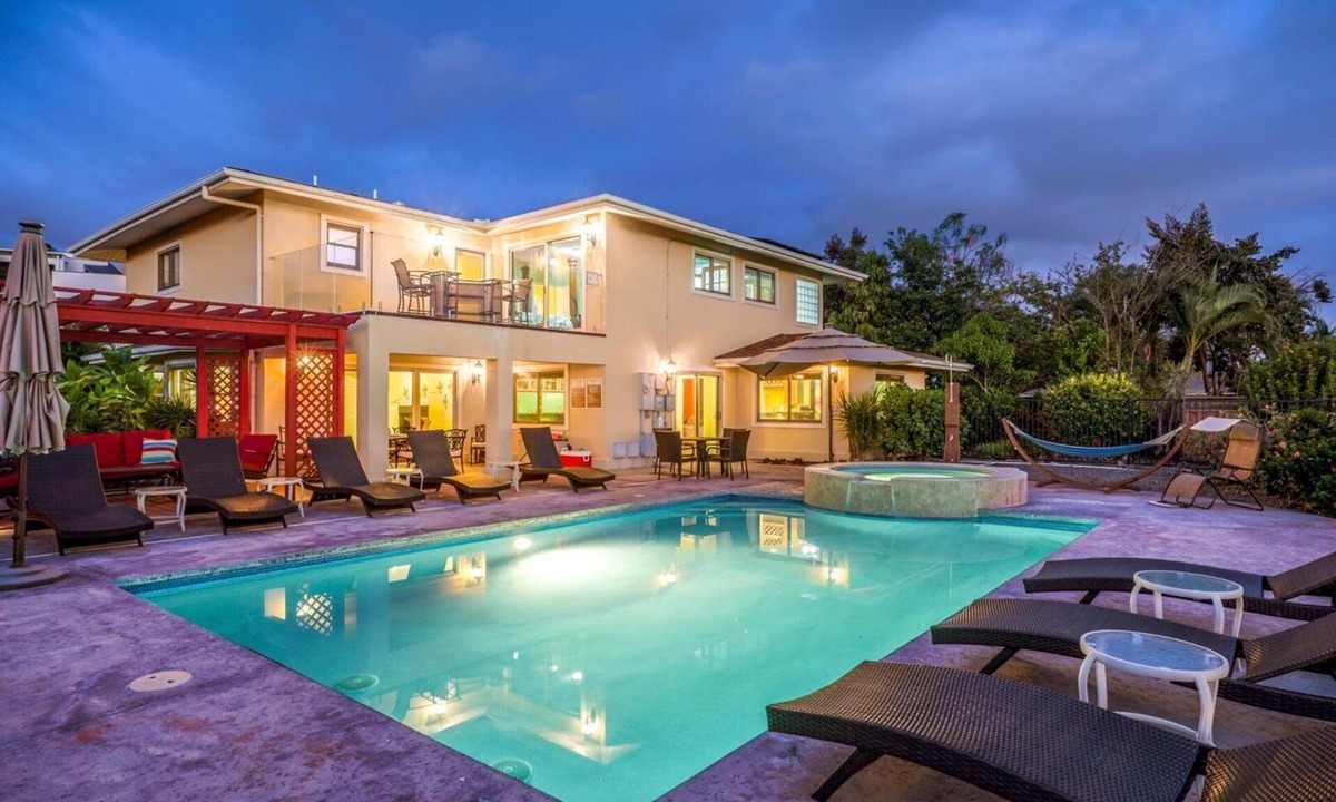 Kailua-Kona House | 🏖️Kona Private Home w/A/C, Pool & Rooftop Ocean Views