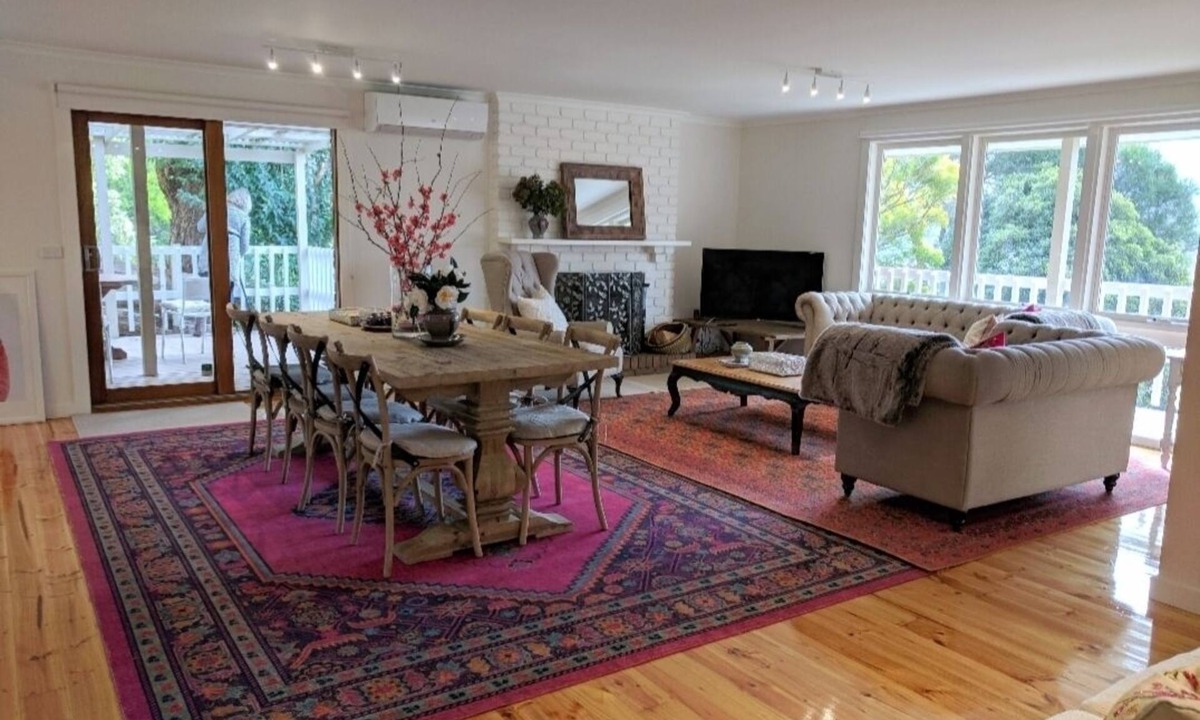 Healesville House | Kookaburra Cottage- views, wineries, sanctuary,