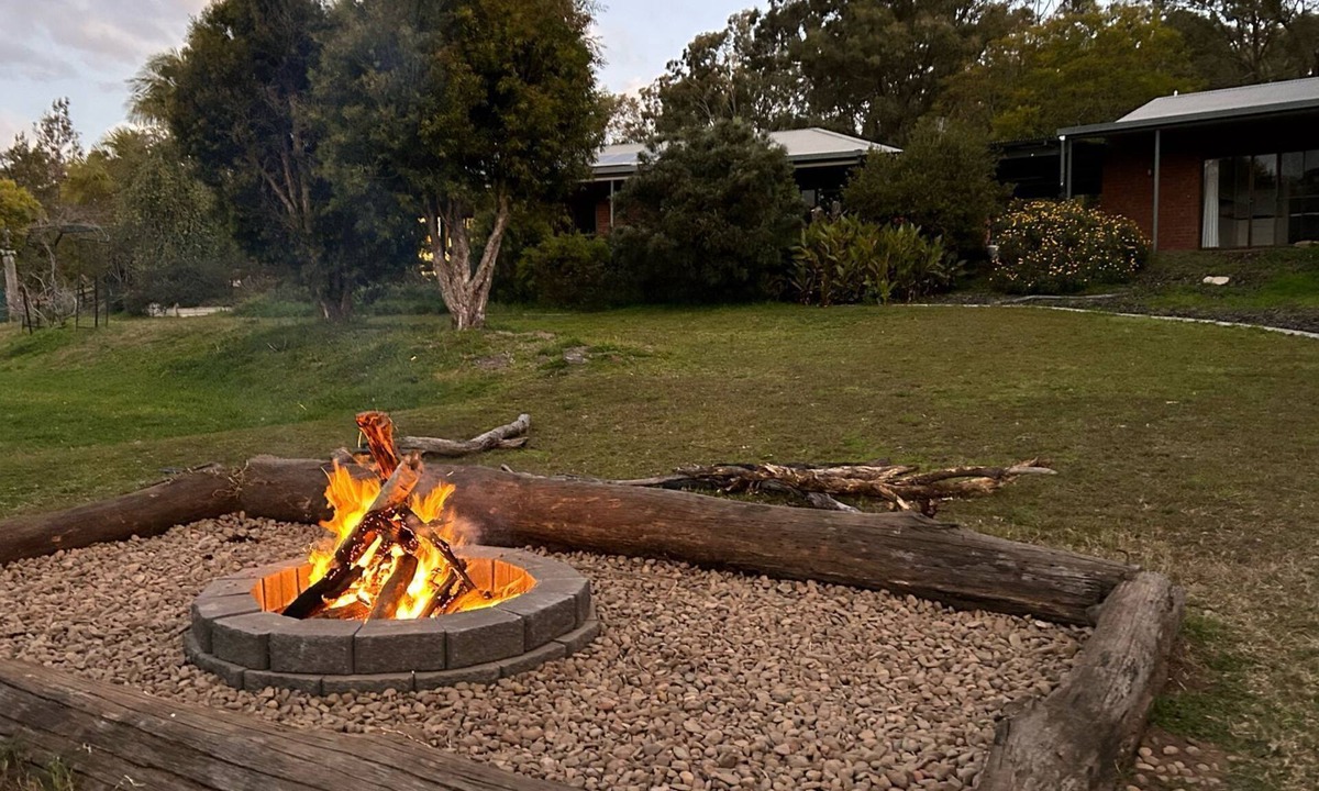 North Rothbury House | Kookaburra Range escape
