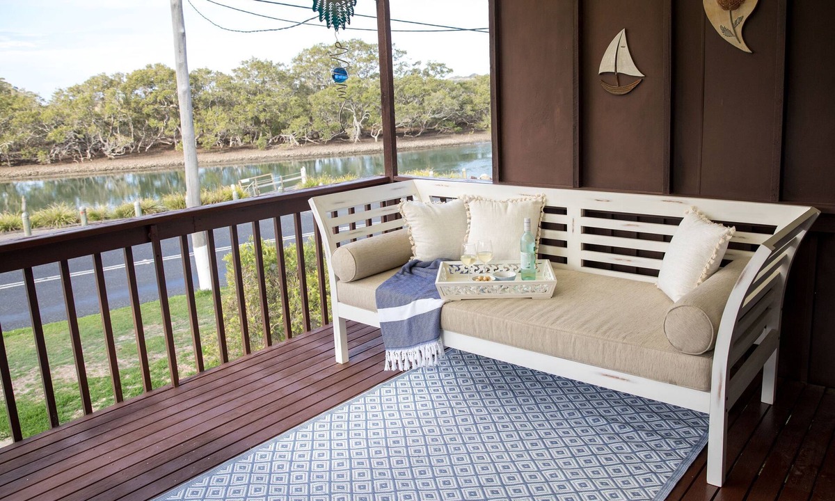Dunbogan House | Kookas Nest - waterfront, tranquil setting