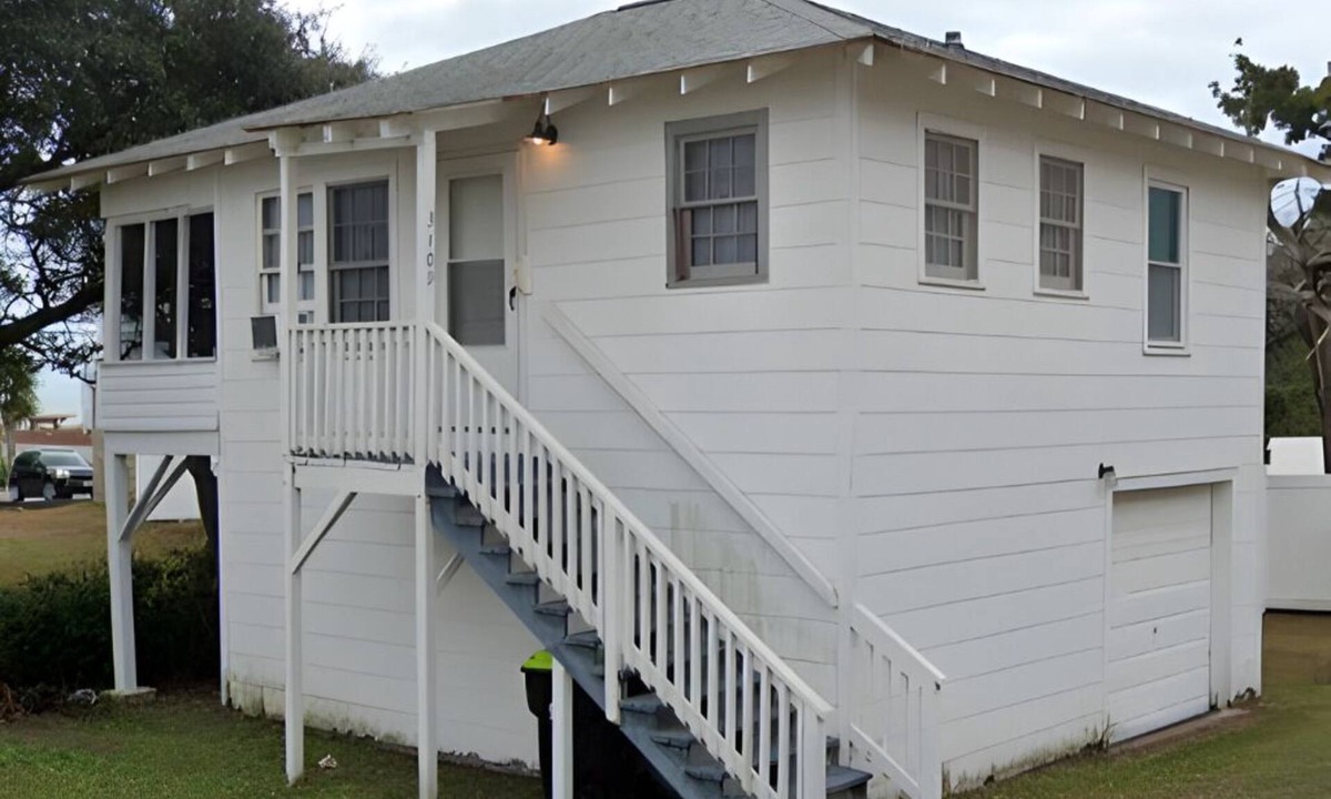 Ocean Drive Cabin | Kora's Beach Cabin- Oceanfront