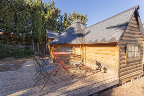 Saint-Andre Ski Chalet | Kota Crème Catalane