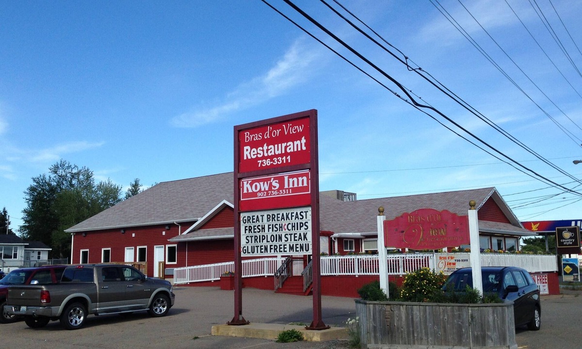 Little Bras d'Or Hotel | Kow's Inn