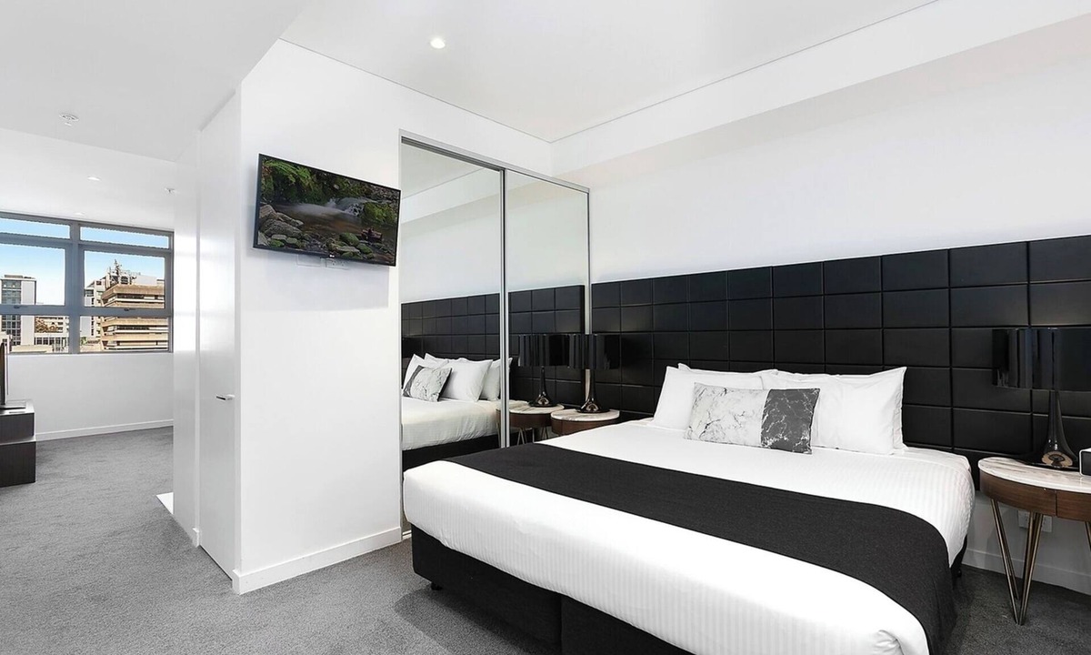 Chatswood CBD Apartment | KozyGuru | Chatswood | Convenient 1 Bed Studio Apt