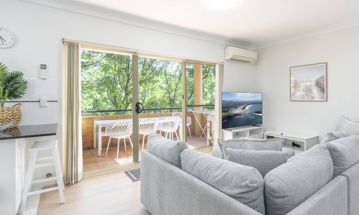 Homebush West Apartment | Kozyguru | Homebush West | 3-Beds Apt With Parking