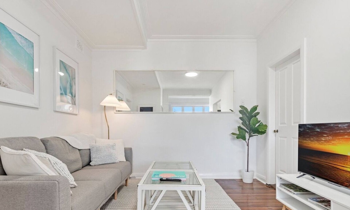 Kirribilli Apartment | KozyGuru | Kirribilli | Opera House View 2 Bed Apt