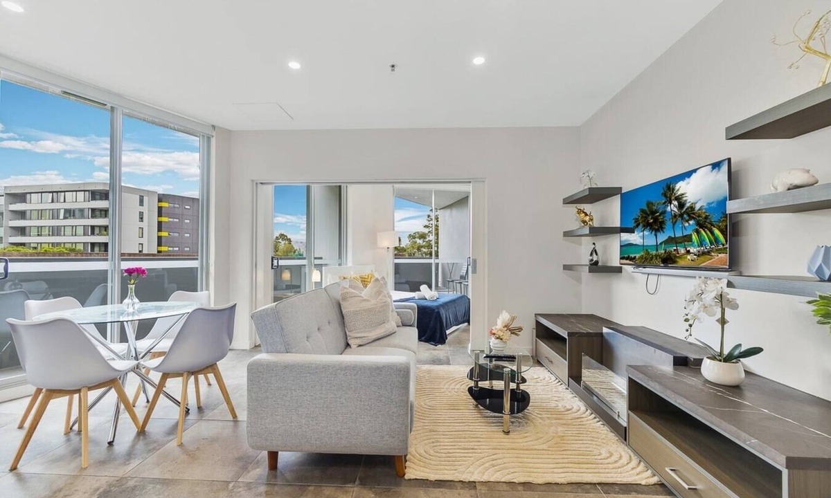 Mascot Apartment | KozyGuru | Mascot | 2 Bed APT + Free Parking