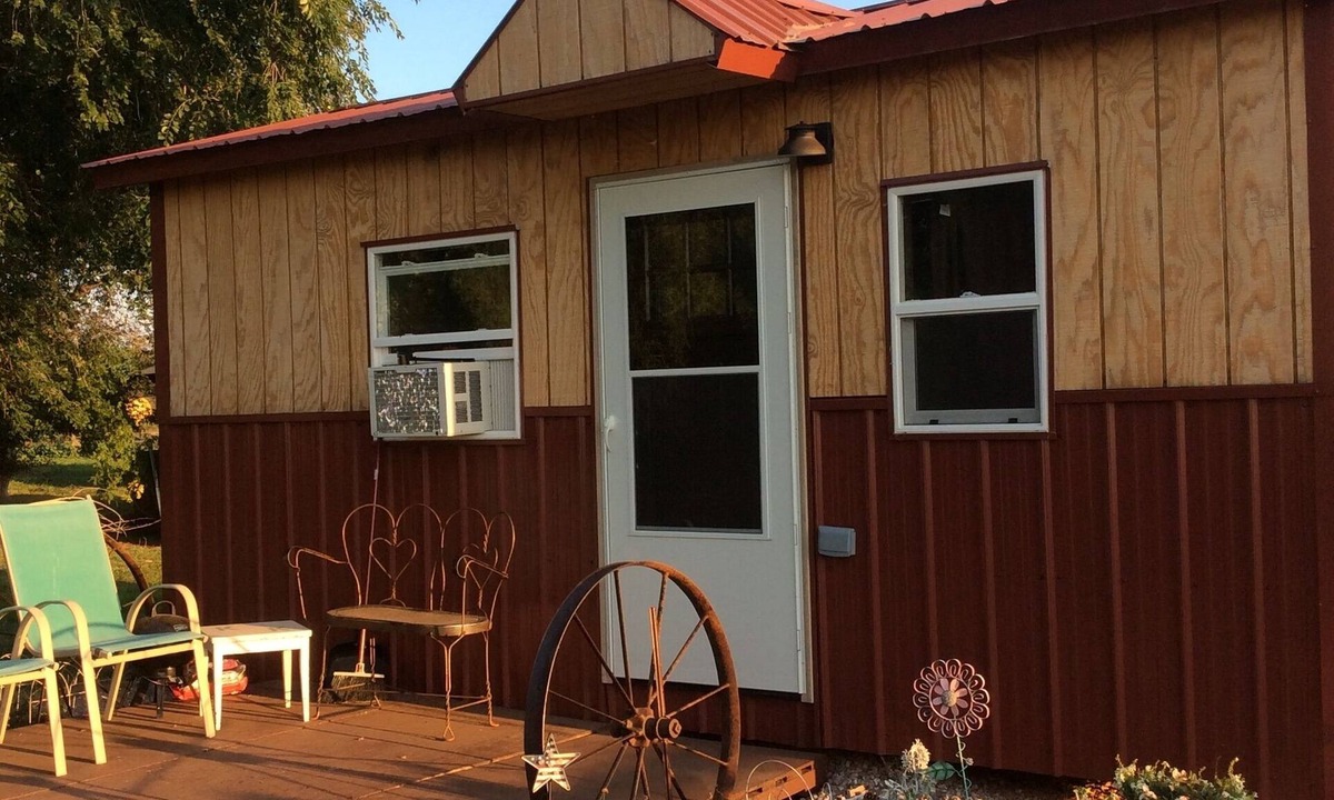 Newcastle Cabin | Krell’s Korral Tiny Cabin