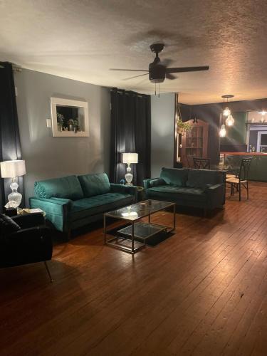Chanute Villa | Ks House
