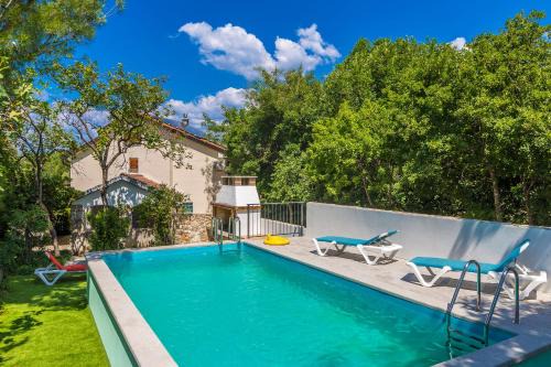 Omisalj House | Kuća za odmor DUNJA sa privatnim bazenom