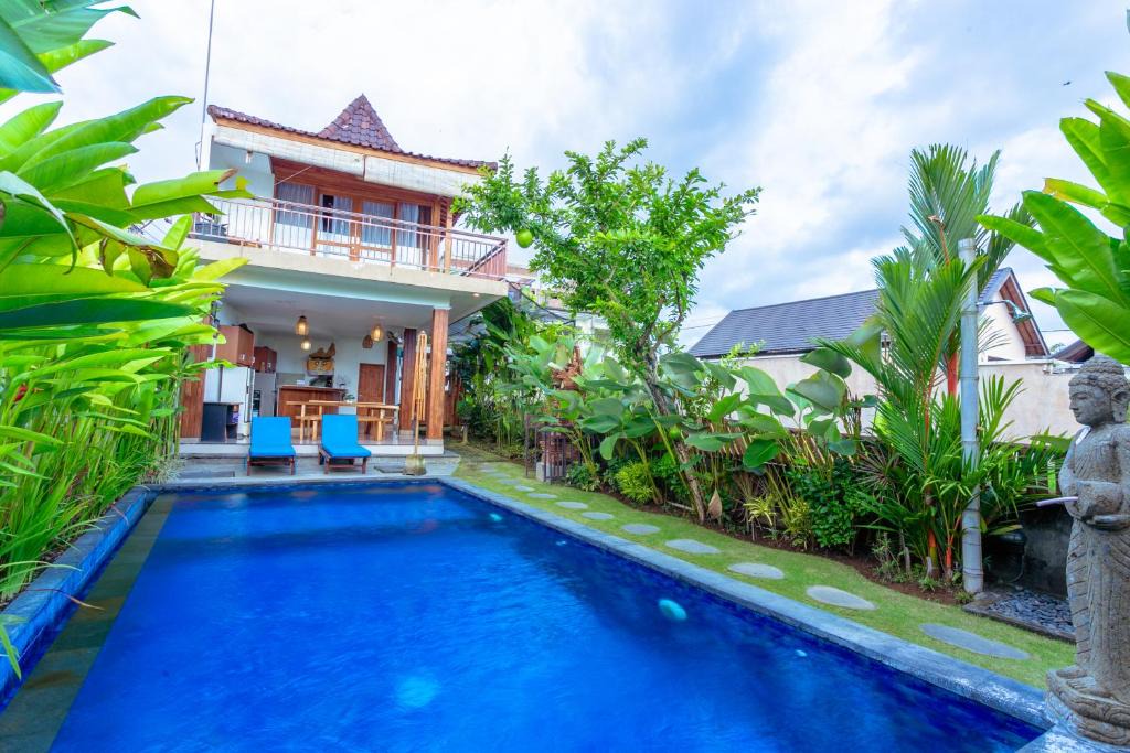 Munggu House | Kubu D'Carik Villa & Bungalow by ecommerceloka