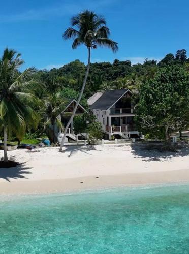 Katiet Villa | Kupu Kupu Villas Mentawai