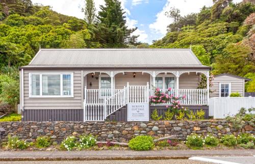 Thames House | Kuranui Cottage
