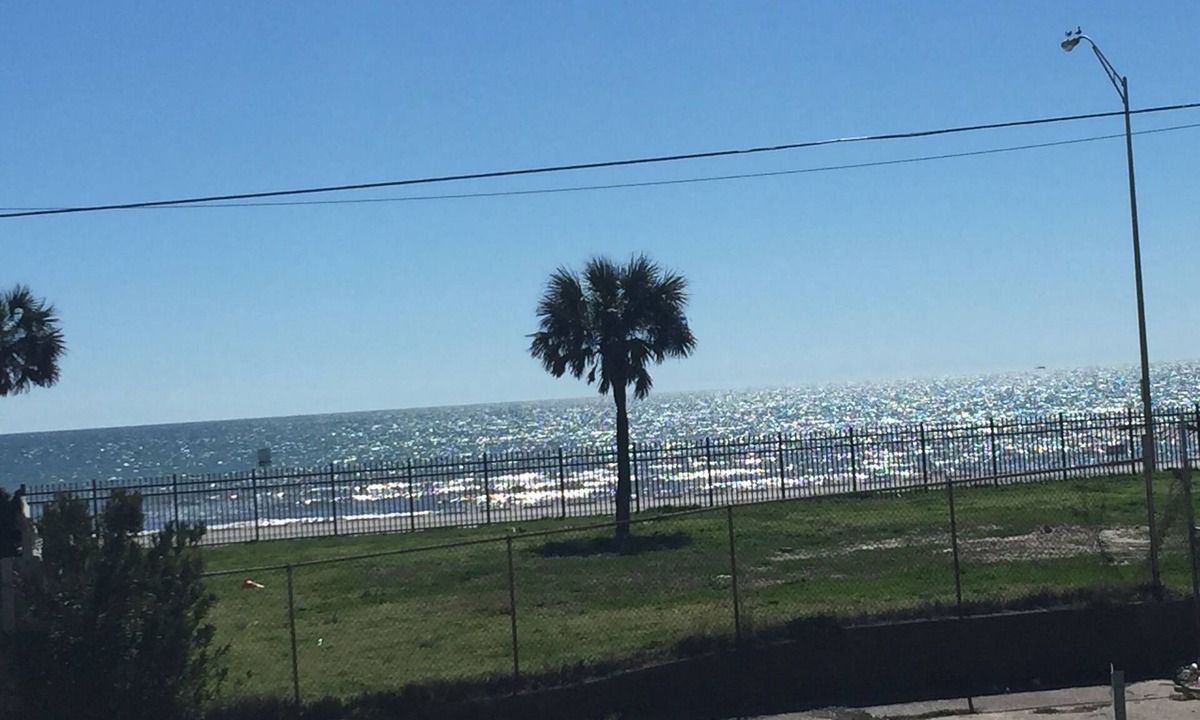 Galveston Apartment | Kwik Kabana "Where the Beach Counts"