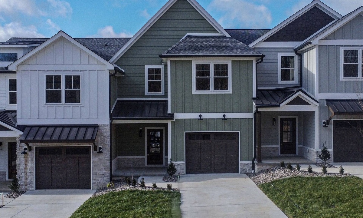 Grand Rivers House | KY Lake townhome in upscale community, minutes from dining & activities.
