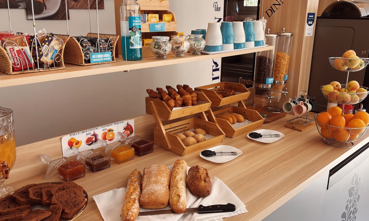 Arpajon Hotel | Kyriad Direct Arpajon