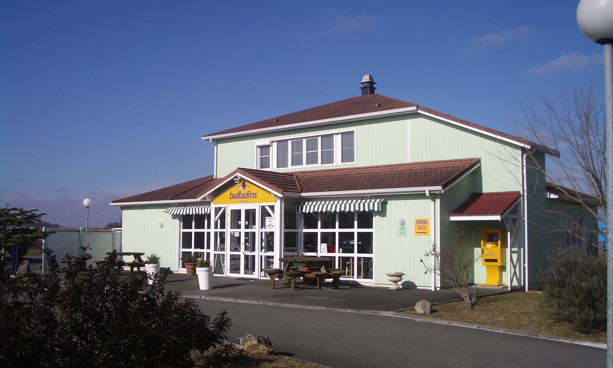 Saintes Hotel | Kyriad Direct Saintes