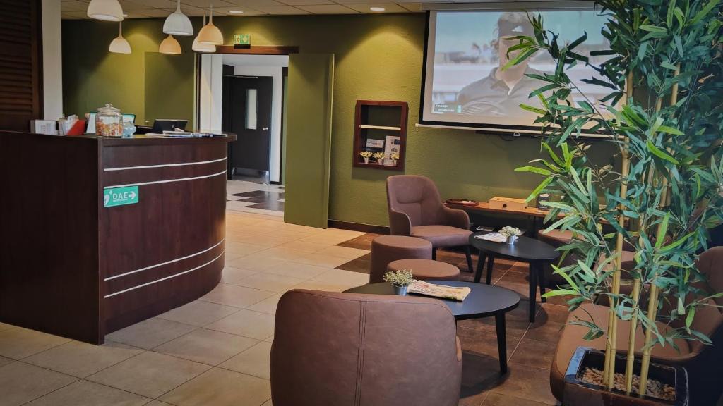 Arveyres Hotel | Kyriad Libourne Saint Emilion