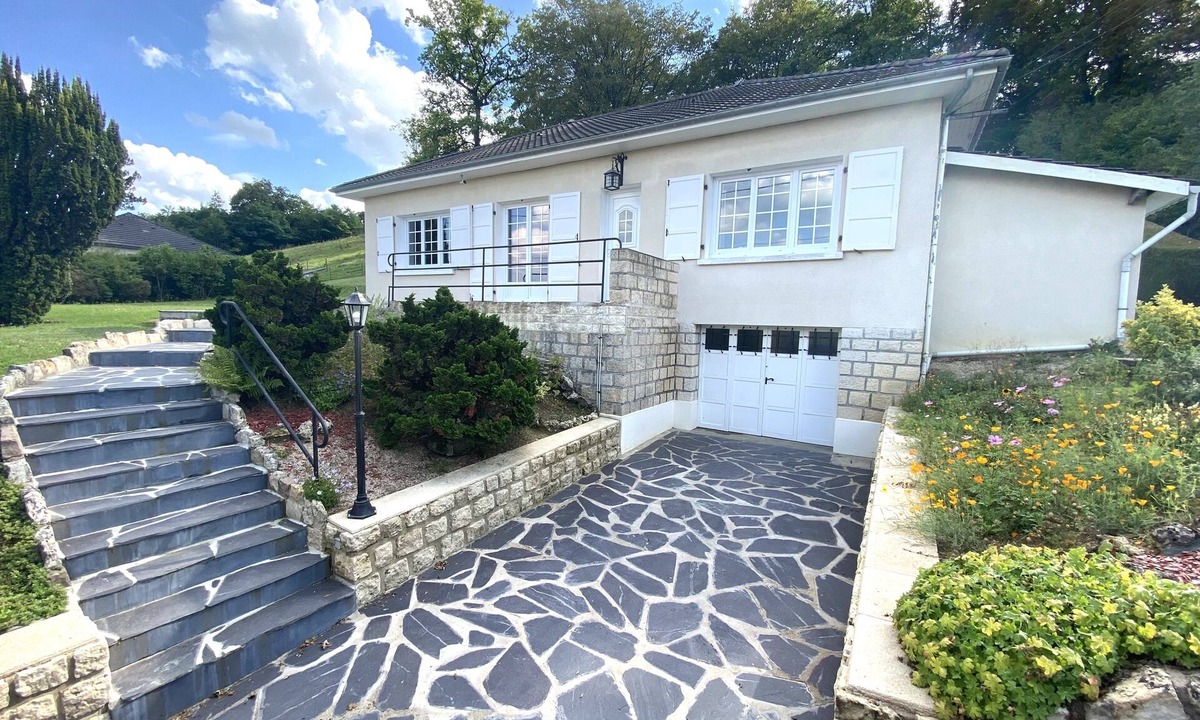 Brieulles-sur-Meuse House | Léchappée Meusienne