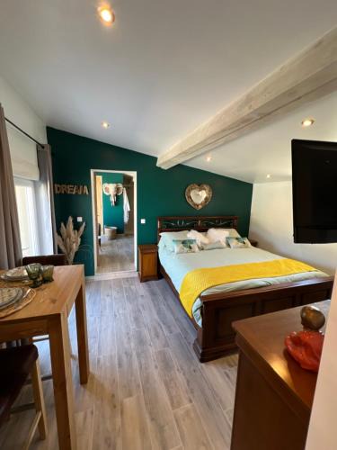 Bellegarde Bed & Breakfast | Lécrin chambre d'hôte spa