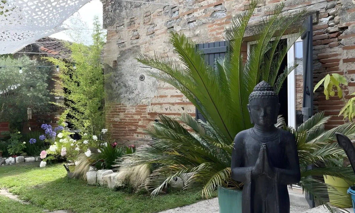 Lamagistere House | Léontine Guest Room – Canal des Deux Mers by Bike