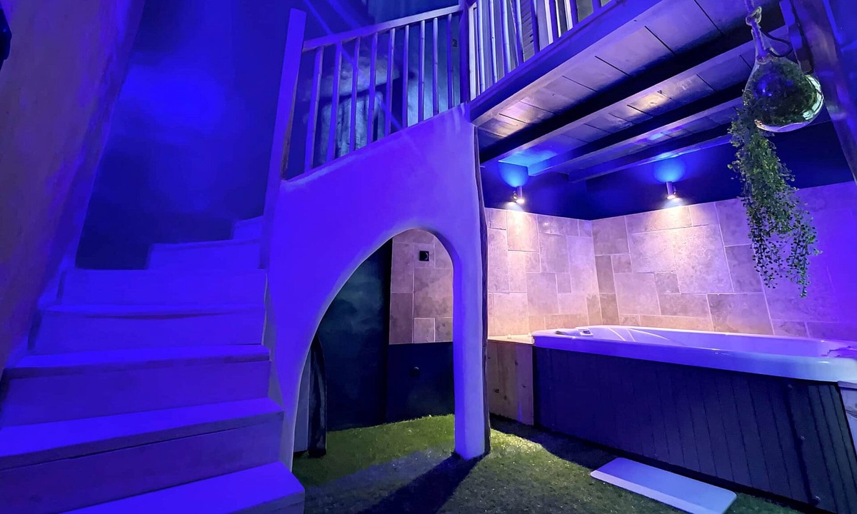 Saint-Etienne-de-Fontbellon House | L' Échappée Cachée - Charming B&B - SPA - SAUNA - MASSAGE