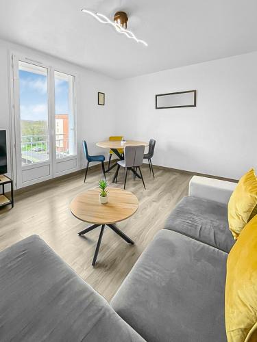 Miroir - Batignolles Apartment | L'Échappée du Mans