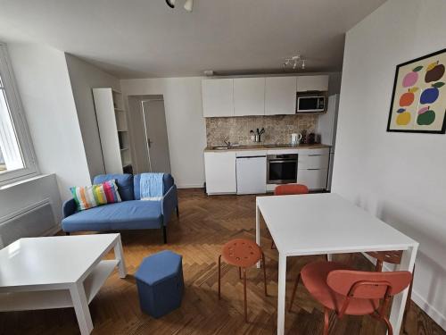 Saint-Mars-la-Jaille Apartment | L'Éclat de l'Erdre, Central, Cozy ET Colorful