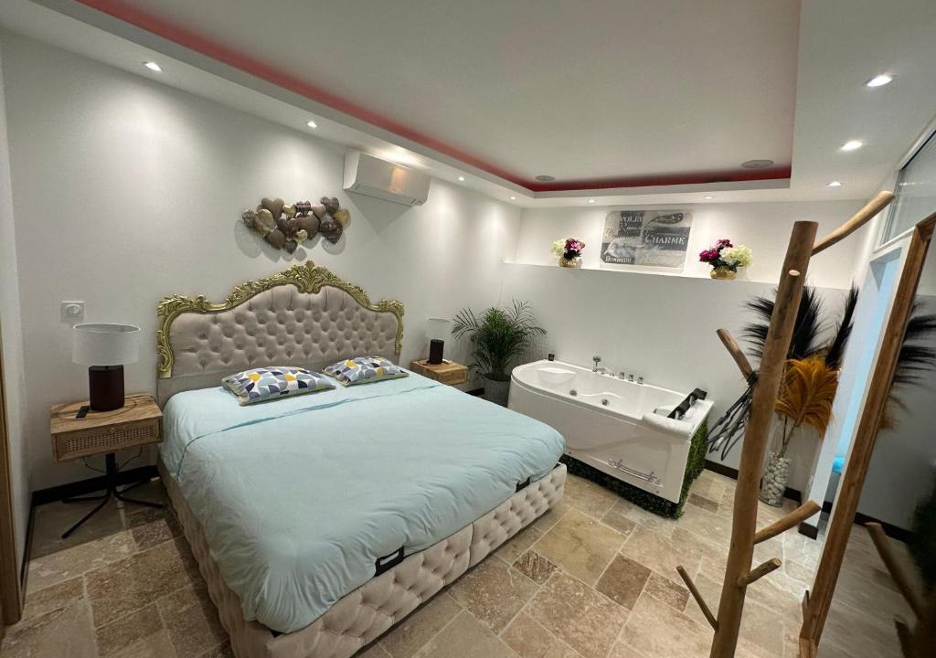 Saint-Avertin Apartment | L'Écrin de l'Amour
