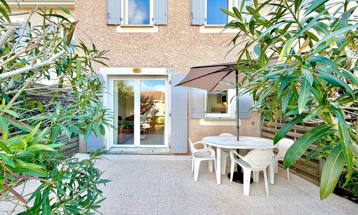 Calvisson Apartment | L'écrin du mas, 4 guests, Pool in Calvisson