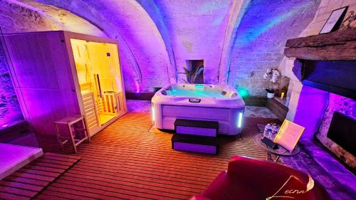 Orbec House | L'Écrin Love Room Spa privatif Orbec