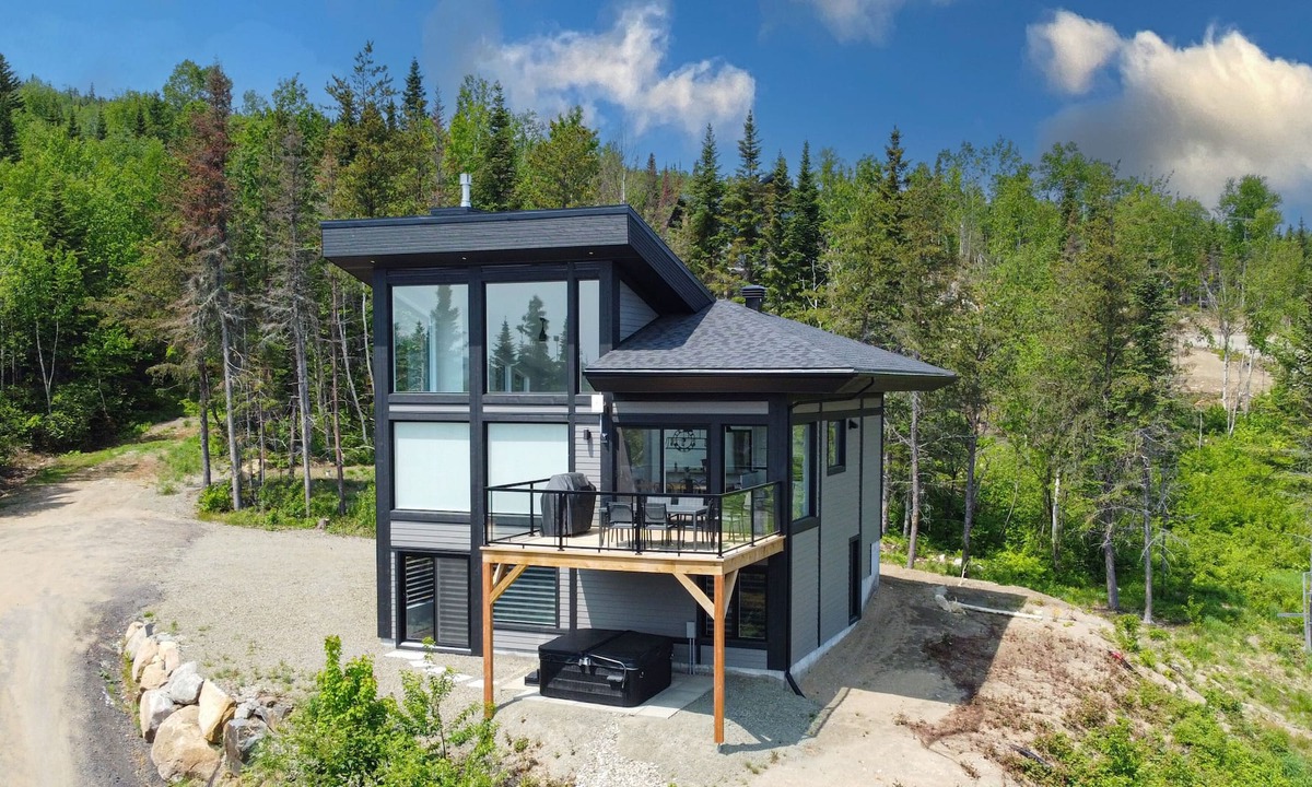 Baie-St-Paul Ski Chalet | L'étonnante | Exceptional view | Spa & BBQ