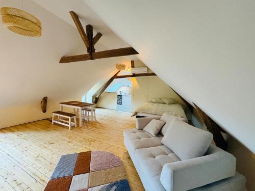 Juigne-sur-Loire Apartment | L'Évidence