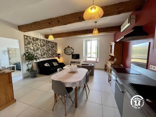 Durban-Corbieres House | L'abeille