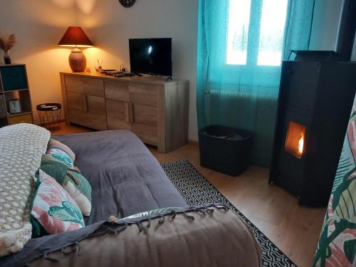 Saint-Front Apartment | "L'Abri" massif du Mézenc, massages bien être